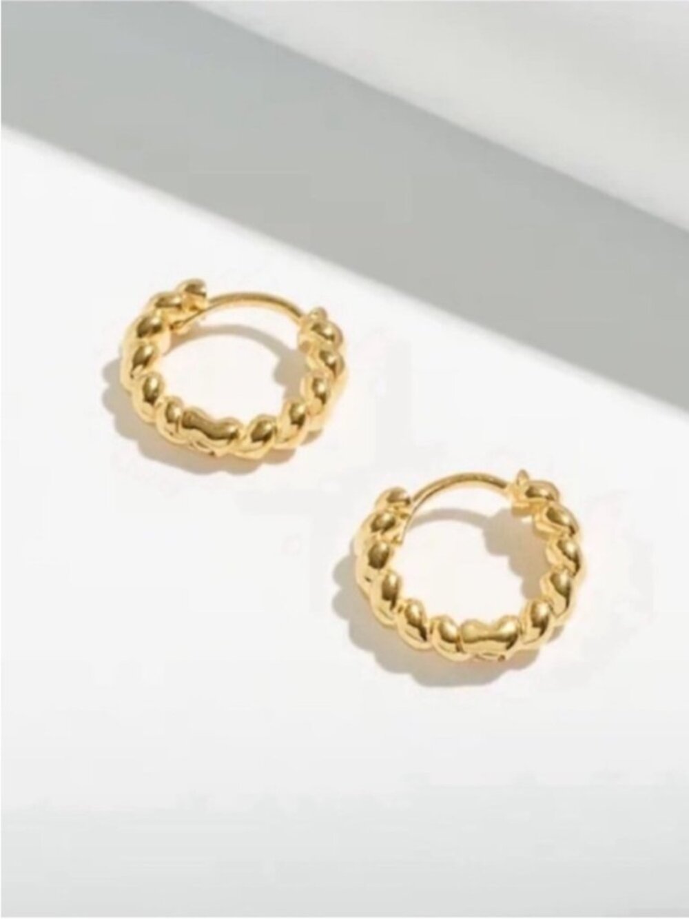 New! 18K Gold Plated Puffy Huggie Hoop Earrings (2011) NWOT - Picture 1 of 3